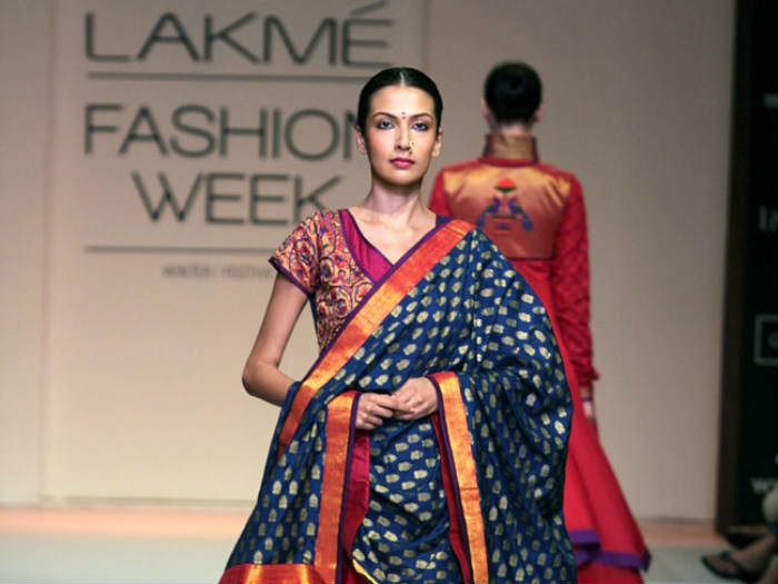 lisaa-lakhme-fashion